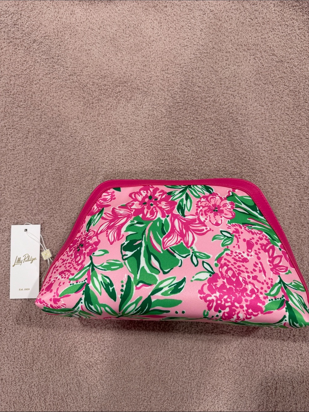 NWT! Lilly Pulitzer Bright Pink Floral Cosmetic Case - Picture 1 of 3